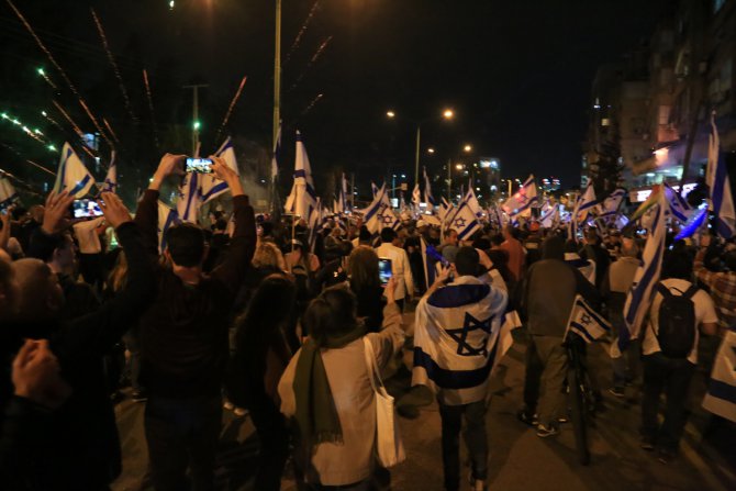 GÜNCELLEME - 2 - İsrail'de Netanyahu hükümetine karşı "sivil itaatsizlik günü" eylemleri yapıldı