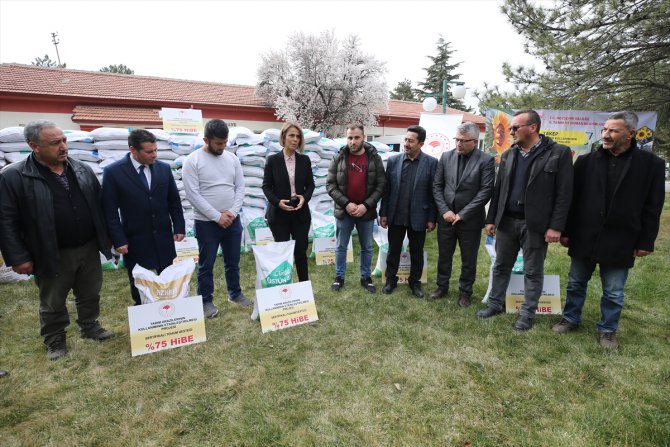 Nevşehir'de çiftçilere kuru fasulye tohumu dağıtıldı