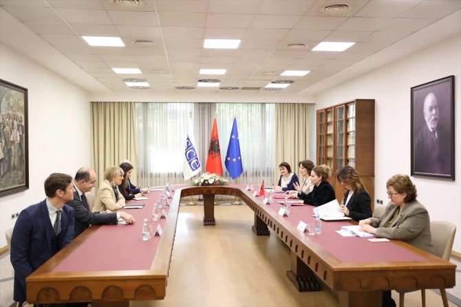 AGİT Genel Sekreteri Schmid, Arnavutluk Avrupa ve Dışişleri Bakanı Xhaçka ile görüştü