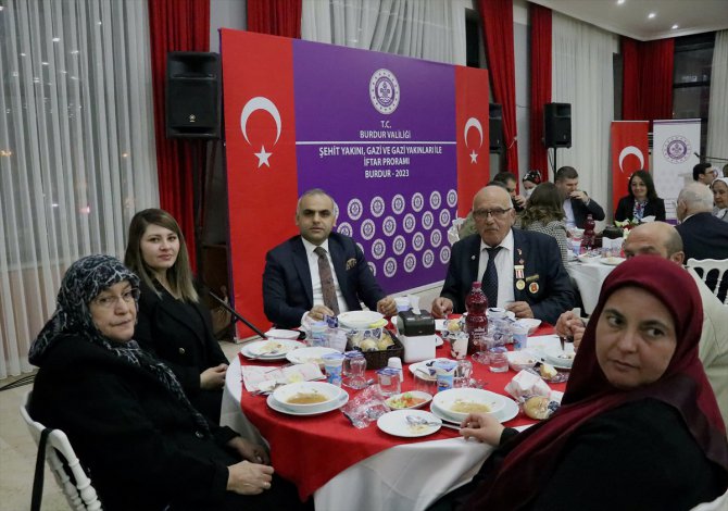 Burdur'da şehit yakınları ve gaziler onuruna iftar programı düzenlendi