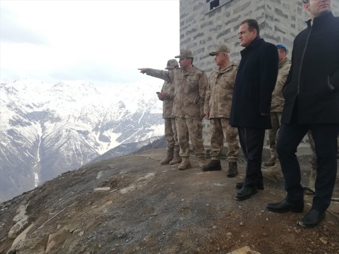 Jandarma Genel Komutanı Orgeneral Çetin, Hakkari'de üs bölgesindeki güvenlik güçleriyle iftar yaptı
