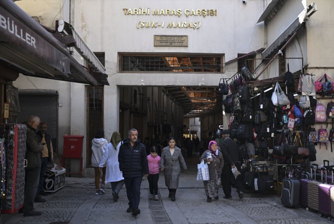 Kahramanmaraş'ta depremden etkilenen tarihi Saraçhane Çarşısı esnafı iş yerlerine dönüyor