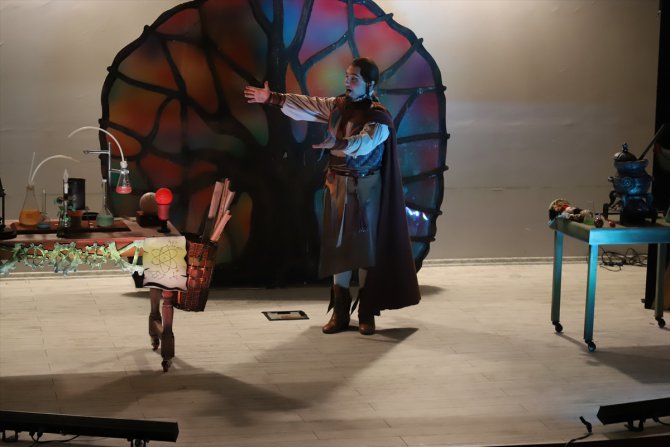 SAMDOB, depremzede çocuklar için "Eni'nin kalbi" çocuk operasını sahneledi