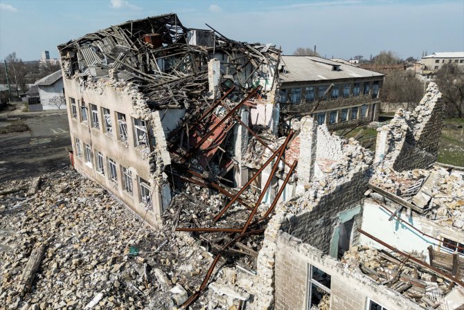 Ukrayna'nın Donetsk bölgesinde Rus saldırıları altındaki Toretsk şehri görüntülendi