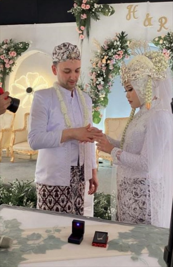 İşitme engelli Türk damat ile Endonezyalı gelin, Denizli'de evlendi