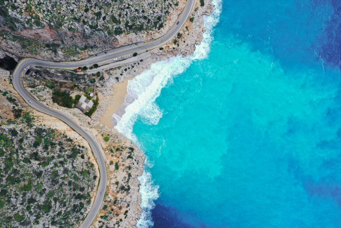 Kaputaş Plajı'nın doğal güzelliği dron ile görüntülendi