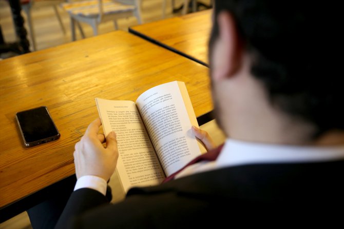 Kırklarelililer Kütüphaneler Haftası kapsamında "ney ezgileri" eşliğinde kitap okudu