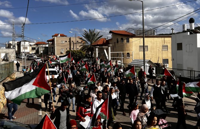 İsrail vatandaşı Filistinliler, Toprak Günü'nün 47. yılı dolayısıyla yürüyüş düzenledi
