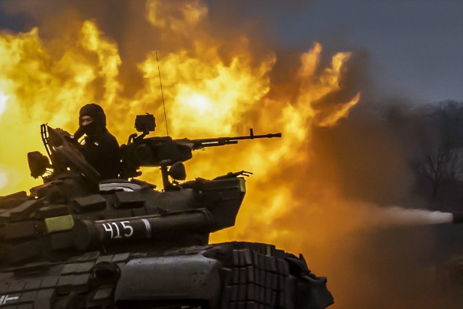 Tank desteği artan Ukrayna ordusunda tankçıların eğitimleri yoğunlaştı