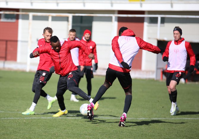 Sivasspor'da Başakşehir maçının hazırlıkları sürüyor