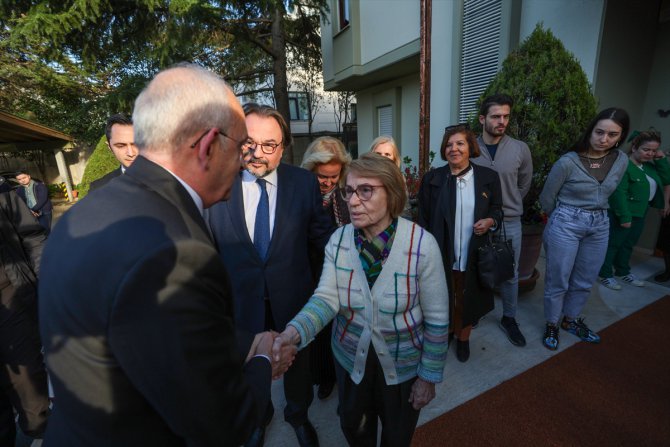 CHP Genel Başkanı Kılıçdaroğlu, Ersin Arıoğlu'nun ailesine taziye ziyaretinde bulundu