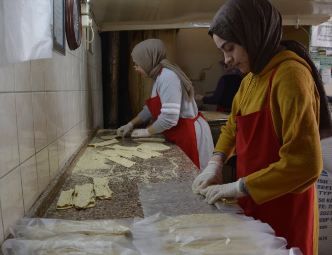 Manisa Demirci'de ramazanın asırlık geleneği: Susamlı helva