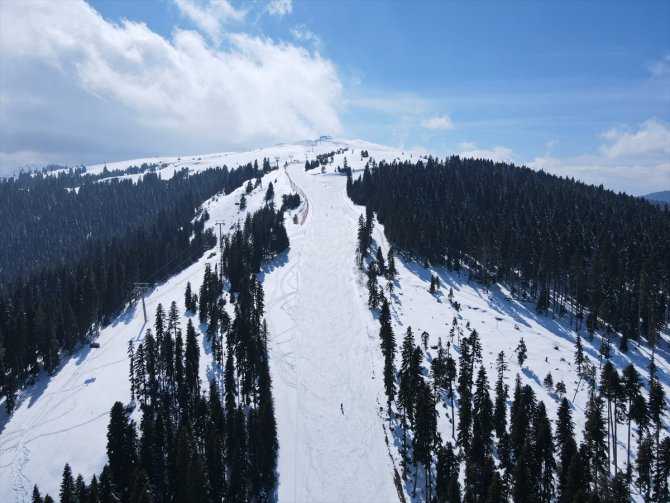 Ilgaz Dağı'nda kayak keyfinin 14 Nisan'a kadar sürmesi bekleniyor
