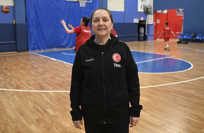 İşitme Engelli Kadın Milli Basketbol Takımı'nın ikinci kaptanı Viktoriya, azmiyle gençlere örnek oluyor