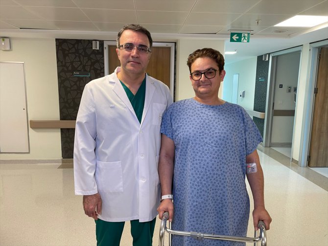Libyalı hasta, Türkiye'deki ameliyatla 12 yıl sonra sağlığına kavuştu