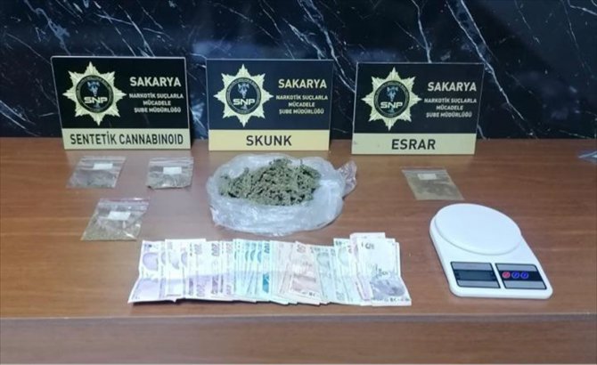 Sakarya'da uyuşturucu operasyonlarında yakalanan 9 zanlı tutuklandı