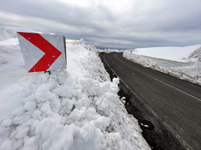 Kar nedeniyle 7 gündür kapalı bulunan Ardahan-Ardanuç kara yolu açıldı