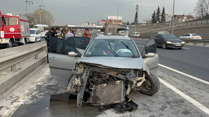 Kocaeli'deki trafik kazasında 2 kişi yaralandı