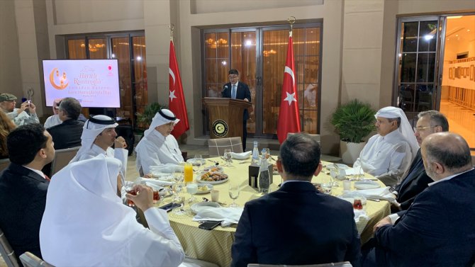 Türkiye'nin Doha Büyükelçisi, deprem haberlerine katkılarından dolayı Katar'daki gazetecilere iftar verdi