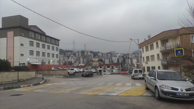 Bursa'da yaya geçidinde servis aracının altında kalan öğrenci hayatını kaybetti