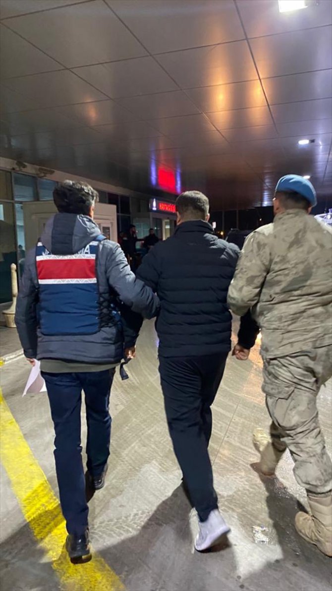 GÜNCELLEME - İzmir merkezli FETÖ operasyonunda 22 şüpheli gözaltına alındı