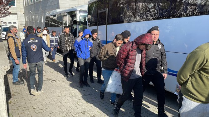 GÜNCELLEME - Samsun merkezli yasa dışı bahis ve suç operasyonunda yakalanan 65 şüpheliden 21'i tutuklandı