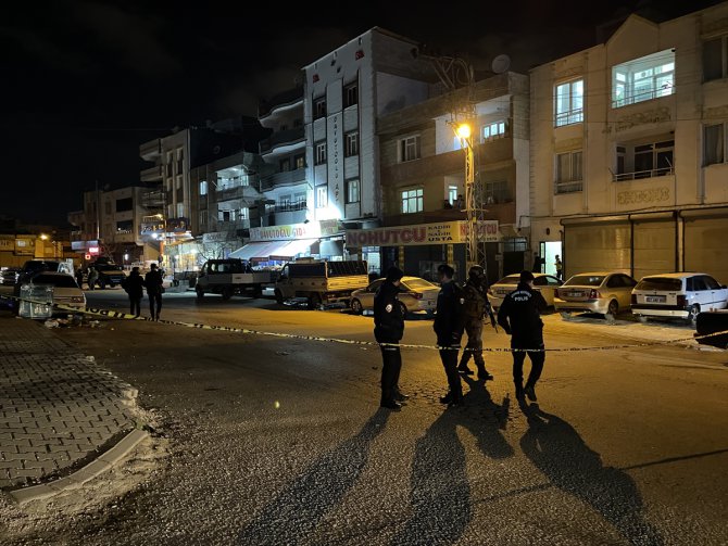 Gaziantep'te silahlı kavgada 1'i polis memuru 2 kişi öldü