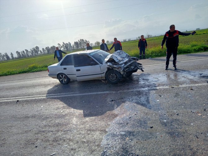 Osmaniye'de çarpışan iki otomobilden birinin sürücüsü hayatını kaybetti