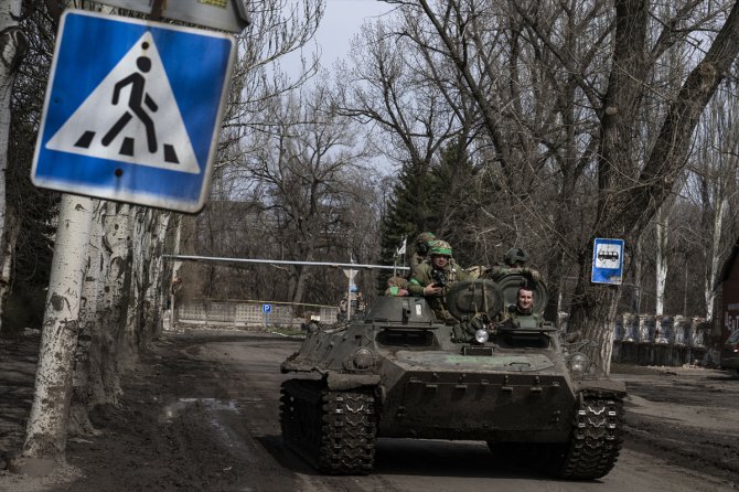 Ukrayna'nın Bahmut cephesinde yoğun askeri hareketlilik sürüyor