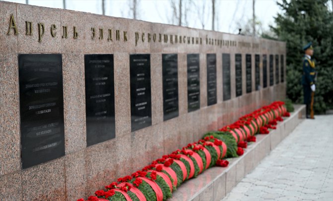 Kırgızistan'da "7 Nisan Halk Devrimi" kurbanları anıldı