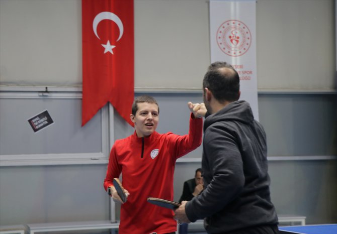 Masa tenisi il birincisi otizmli Rıza, Türkiye şampiyonluğu hedefliyor