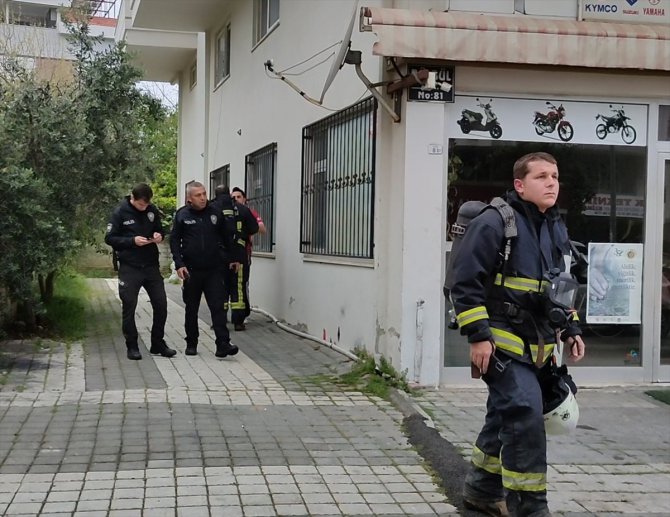 Antalya'da ev yangınında dumandan etkilenen iki çocuk hastaneye kaldırıldı