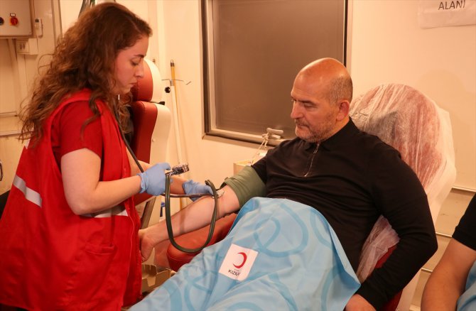 İçişleri Bakanı Soylu, İskenderun'da kan bağışında bulundu: