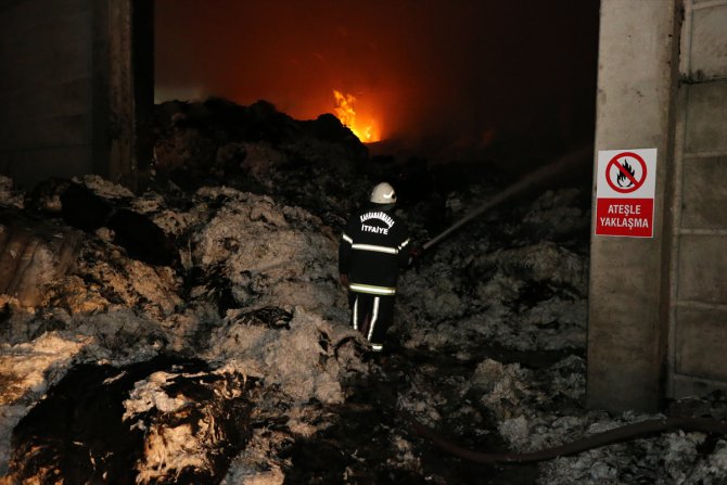 GÜNCELLEME - Kahramanmaraş'ta tekstil fabrikasının deposunda çıkan yangın kontrol altına alındı