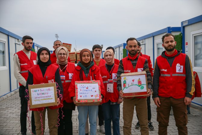 Ağrı'daki okullarda depremzedeler için toplanan erzak Kahramanmaraş'a ulaştırıldı