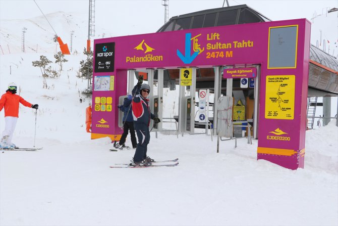 Sezonu ilk açan Palandöken'de kayak keyfi nisanda da devam ediyor
