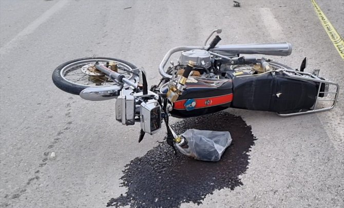 Aksaray'da otomobille çarpışan motosikletin sürücüsü hayatını kaybetti