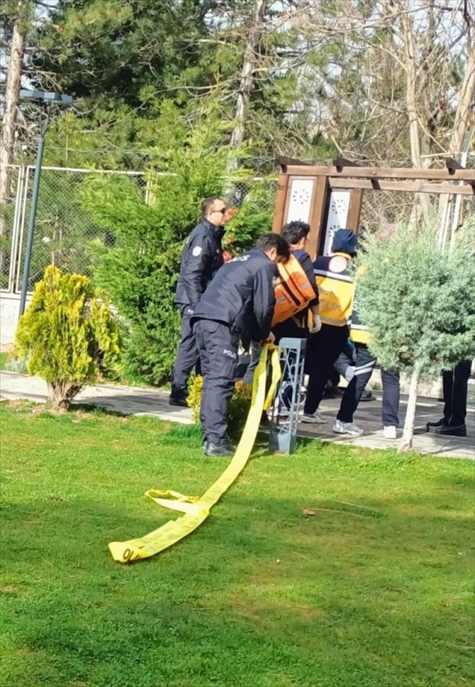 Konya'da parkta erkek cesedi bulundu