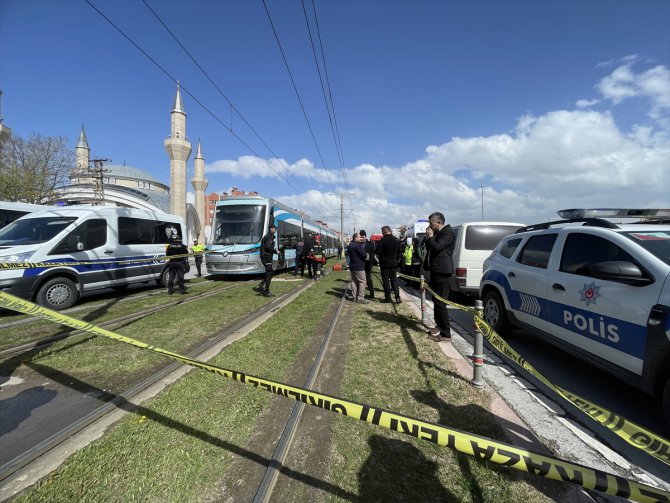 Konya'da tramvayın altında kalan anne öldü, çocuğu ağır yaralandı