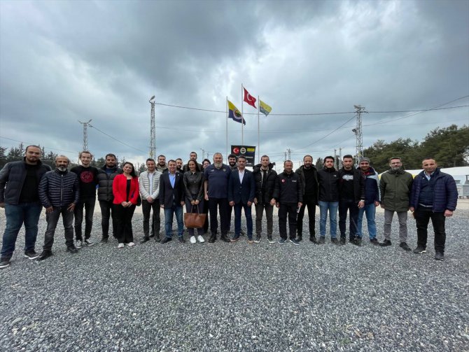 Fenerbahçe Kulübü Yönetim Kurulu Üyesi Komsuoğlu, Hatay'da depremzedeleri ziyaret etti
