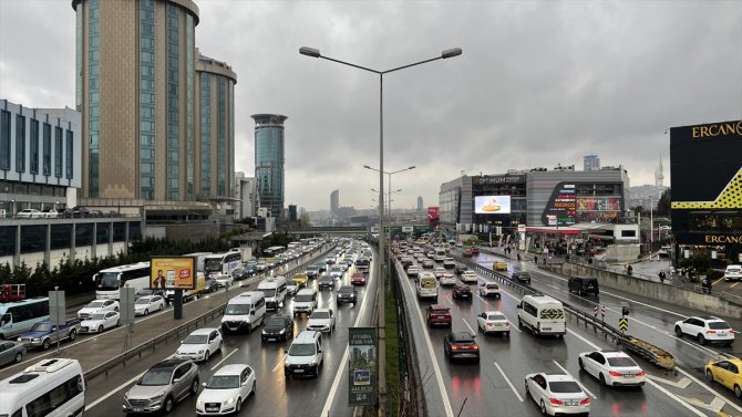 İstanbul'da trafikte yoğunluk yaşandı