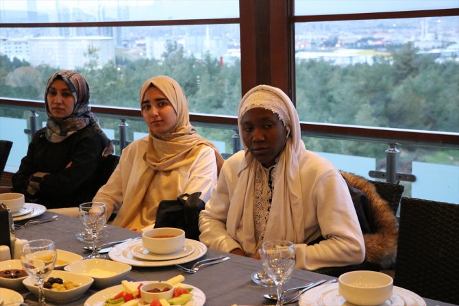 YTB Başkanı Abdullah Eren, Gaziantep'te yabancı öğrencilerle iftarda buluştu: