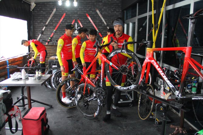 Çin Bisiklet Milli Takımı yüksek irtifa kampı için Erciyes'i tercih etti