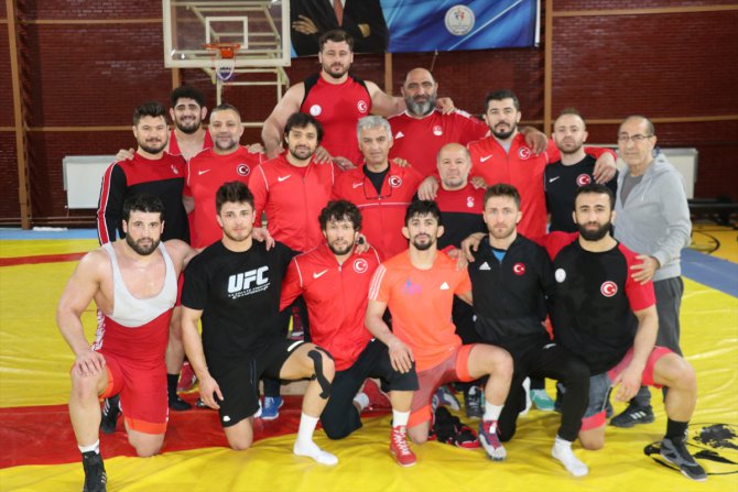 Grekoromen Güreş Milli Takımı, Bolu'da Avrupa Şampiyonası'na hazırlanıyor