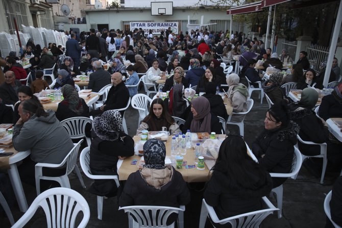 Gümülcine'de toplu iftar programı düzenlendi
