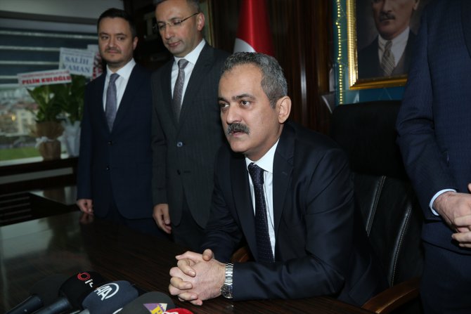 Milli Eğitim Bakanı Mahmut Özer, Ordu'da parti teşkilatıyla buluştu: