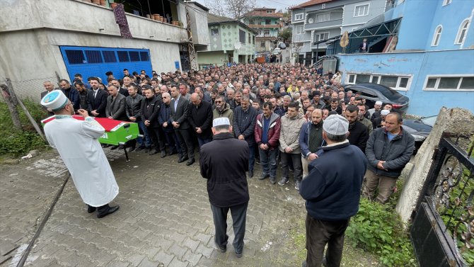 Soma'da maden ocağında karbonmonoksitten zehirlenerek ölen işçi Zonguldak'ta defnedildi