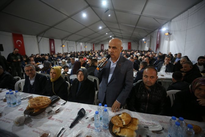 Bakan Kirişci Kahramanmaraş'ta depremzedelerle iftar yaptı