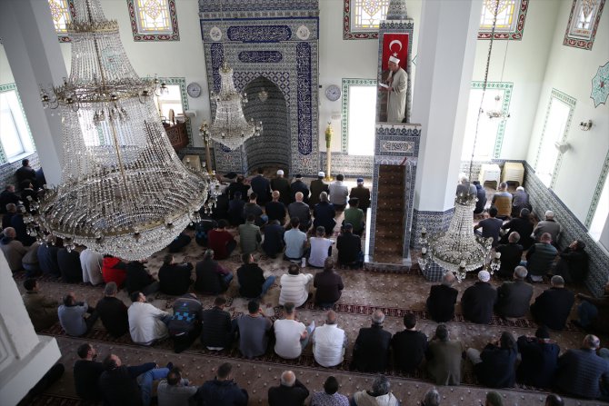 Doğu Marmara ve Batı Karadeniz'de ramazanın son cuma namazı kılındı