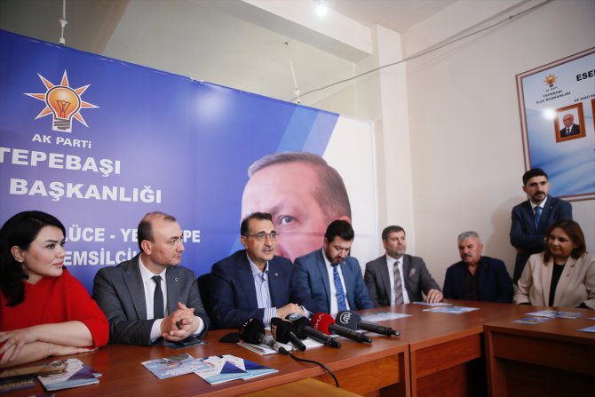 Bakan Dönmez Eskişehir'de seçim irtibat bürosu ziyaretinde konuştu: